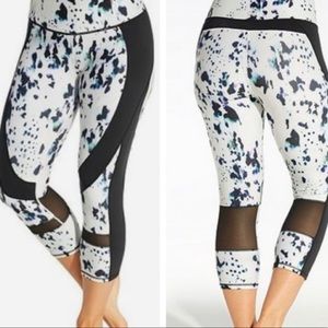 CALIA by Carrie Underwood capris